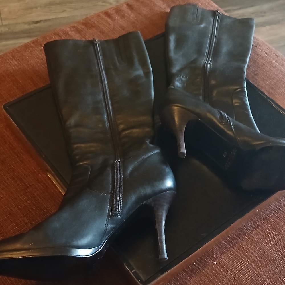 New York Transit Black Heeled Boots Women's Size 6.5